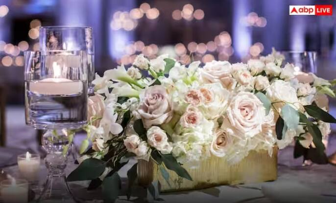 ਸਿਰਫ਼ ਔਰਤਾਂ ਹੀ ਨਹੀਂ, ਸਗੋਂ ਮਰਦ ਵੀ ਆਪਣੇ ਸੁਹਾਗਰਾਤ ਦੀ ਤੁਲਨਾ ਫਿਲਮਾਂ ਨਾਲ ਕਰਨ ਲੱਗ ਪੈਂਦੇ ਹਨ, ਜਦੋਂ ਕਿ ਅਜਿਹਾ ਕਰਨਾ ਗਲਤ ਹੈ। ਦਰਅਸਲ, ਫਿਲਮਾਂ ਵਿੱਚ ਦਿਖਾਈਆਂ ਗਈਆਂ ਗੱਲਾਂ ਸੱਚ ਨਹੀਂ ਹੁੰਦੀਆਂ, ਪਰ ਉਦਾਂ ਦੀ ਉਮੀਦਾਂ ਰੱਖਣ ਨਾਲ ਤੁਹਾਡੀ ਸੁਹਾਗਰਾਤ ਬਰਾਬਦ ਹੋ ਸਕਦੀ ਹੈ। ਗੌਰ ਕਰਨ ਵਾਲੀ ਗੱਲ ਇਹ ਹੈ ਕਿ ਕੁਝ ਵੀ ਪਰਫੈਕਟ ਨਹੀਂ ਹੁੰਦਾ। ਅਜਿਹੀ ਸਥਿਤੀ ਵਿੱਚ, ਆਪਣੀਆਂ ਉਮੀਦਾਂ ਨੂੰ ਆਪਣੇ ਦਾਇਰੇ ਅਨੁਸਾਰ ਸੀਮਤ ਕਰਨਾ ਜ਼ਰੂਰੀ ਹੈ।