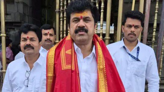 महेश केदारच्या मोबाईलचं स्क्रीन लॉक उघडलं तेव्हा सीआयडीला  15 व्हिडिओ आणि 8 फोटो काढल्याचे समोर आलं आहे.