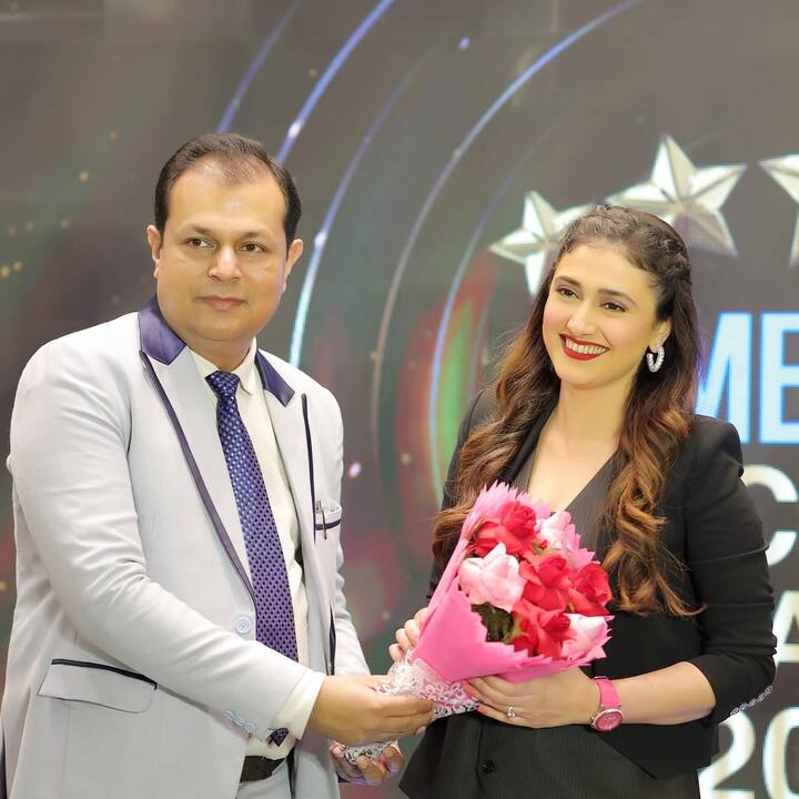 अभिनेता गोविंदाची भाची रागिणी खन्ना नेहमीच चर्चेत असते. ती छोट्या पडद्यावरील प्रसिद्ध अभिनेत्रींपैकी एक आहे. दरम्यान, या अभिनेत्रीने आपला धर्म बदलल्याचा दावा केला जातोय.