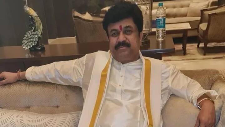 सीआयडीनं आरोपींचे पाच मोबाईल हस्तगत केले होते.  त्यातला एक फोन केदार नावाच्या आरोपीचा होता.