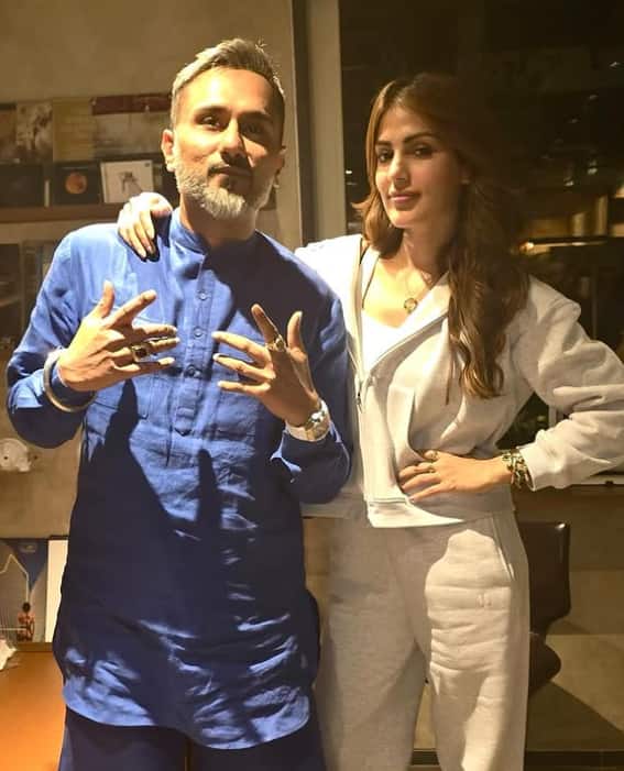 He told that this green juice has to be taken on an empty stomach in the morning, so that the body easily absorbs all nutrients.