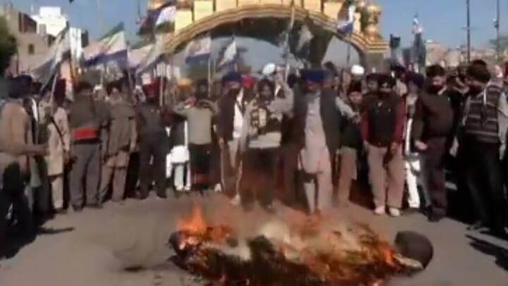 Farmers protest against the state government.