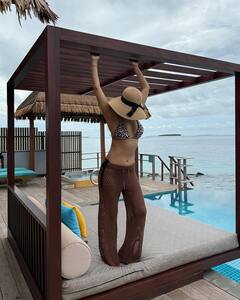 Sonal Chauhan: బికినీలో సోనాల్ చౌహన్ సందడి... మాల్దీవ్స్ ట్రిప్‌లో రొమాంటిక్ ఫోజులు