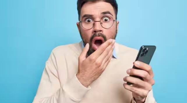 હવે જો સર્ચ કર્યા પછી ડાઉનલોડ કરવાને બદલે તમને ઓપન કરવાનો વિકલ્પ મળી રહ્યો છે, તો સમજો કે આ એપ સ્માર્ટફોનમાં હાજર છે પણ તેને હિડન કરવામાં આવી છે.