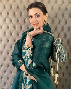 Sonali Bendre : परमसुंदरी मराठमोळी अभिनेत्री सोनाली बेंद्रेचा व्हायरल लूक; फोटो पाहाचं!