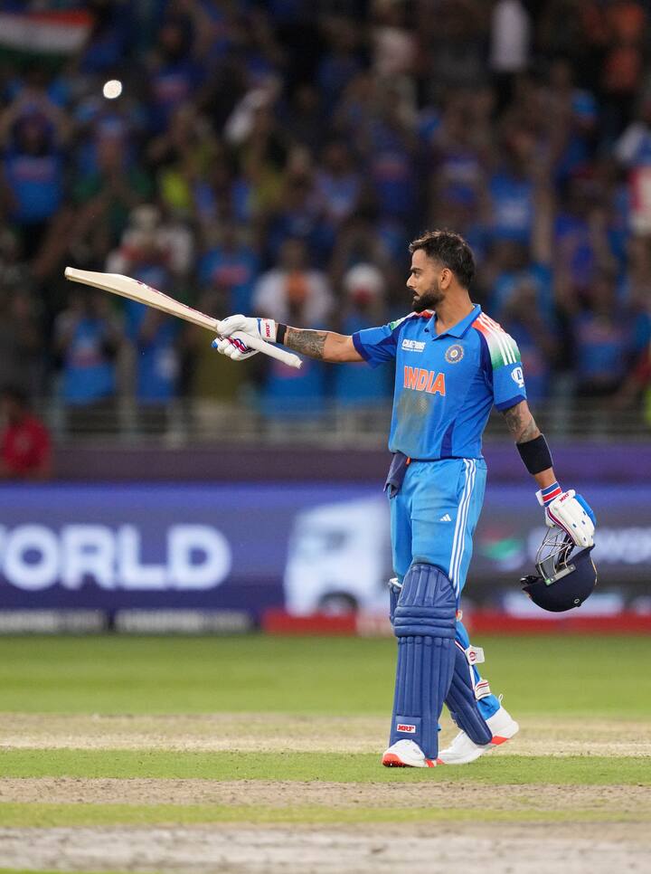 वहीं विराट कोहली 4 मैचों में 217 रनों के साथ इस रेस में शामिल हैं. इसी के साथ श्रेयस अय्यर के पास भी रनों के मामले में सबसे आगे निकलने का मौका होगा. उन्होंने 4 मैच में 195 रन बनाए हैं. इसके बाद केन विलियमसन और टॉम लेथम भी सबको पीछे छोड़ सकते हैं. लेथम और विलियमसन ने क्रमश: 191 और 189 रन जड़े हैं.