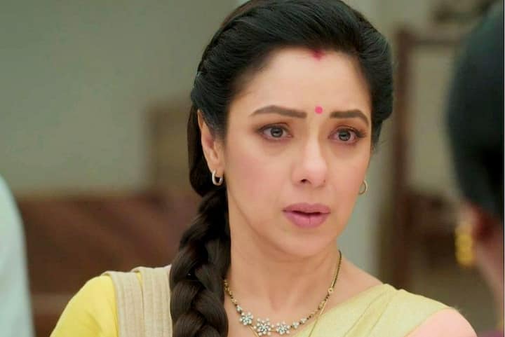 अनुपमा -  वहीं टीवी के पॉपुलर शो ‘अनुपमा’ इस हफ्ते बड़ा झटका लगा. पहले नंबर से ये शो लिस्ट में दूसरे नंबर पर आ गया है शो 2.2 की रेटिंग मिली.