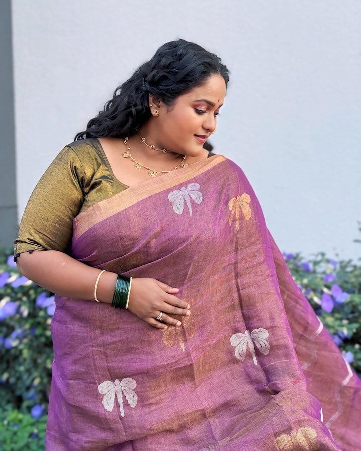 मराठी सोबत हिंदी चित्रपट, मालिकांमध्ये ती  दिसत असते, त्यामुळे कोणत्या नव्या भूमिकेत ती दिसणार? हे जाणून घेण्यासाठी तिचे चाहते खूप उत्सुक असतात.