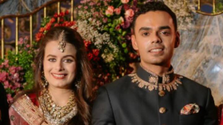 जानकारी के अनुसार, कार्तिकेय और अमानत की शादी के बाद 12 मार्च को भोपाल में और 18 मार्च को दिल्ली के एयरफोर्स ग्राउंड में रिसेप्शन का आयोजन किया जाएगा.