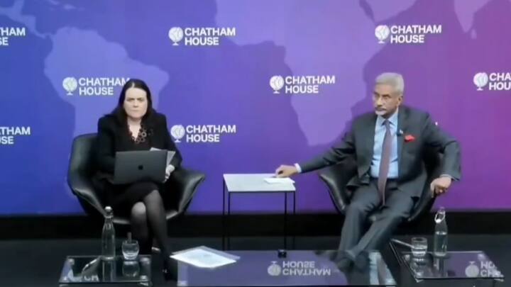 ब्रिटेन के दौरे पर गए भारतीय विदेश मंत्री एस जयशंकर के पाकिस्‍तान अधिकृत कश्‍मीर को खाली करने को लेकर दिए बयान पर पाकिस्तान बौखला गया है. भारतीय विदेश मंत्री एस जयशंकर के पीओके को लेकर दिए बयान पर पाकिस्‍तान के विदेश मंत्रालय ने सवाल खड़े किए हैं.