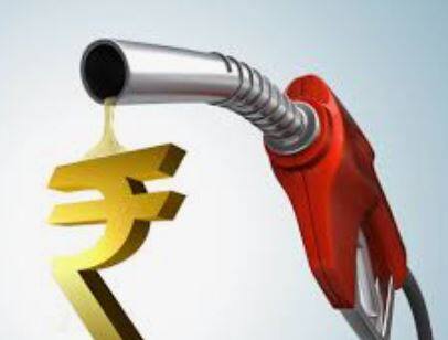 कोलकातामध्ये पेट्रोलचा दर 105.01 रुपये आणि डिझेलचा दर 91.82 रुपये प्रति लिटर आहे.  चेन्नईबद्दल बोलायचे झाले तर पेट्रोल 100.76 रुपये आणि डिझेल 92.39 रुपये प्रति लिटर आहे.