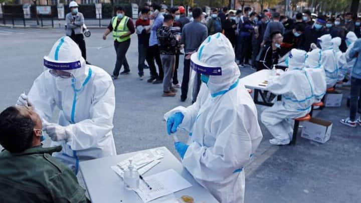 नास्त्रेदमस की 2025 को लेकर की गई भविष्यवाणी के अनुसार नए वर्ष में कई चिकित्सा खोजों और बीमारियों के लिए प्रभावी इलाज मिलने की संभावना है. कैंसर और अन्य पुरानी बीमारियों के लिए एडवांस्ड ट्रीटमेंट विकसित हो सकते हैं.