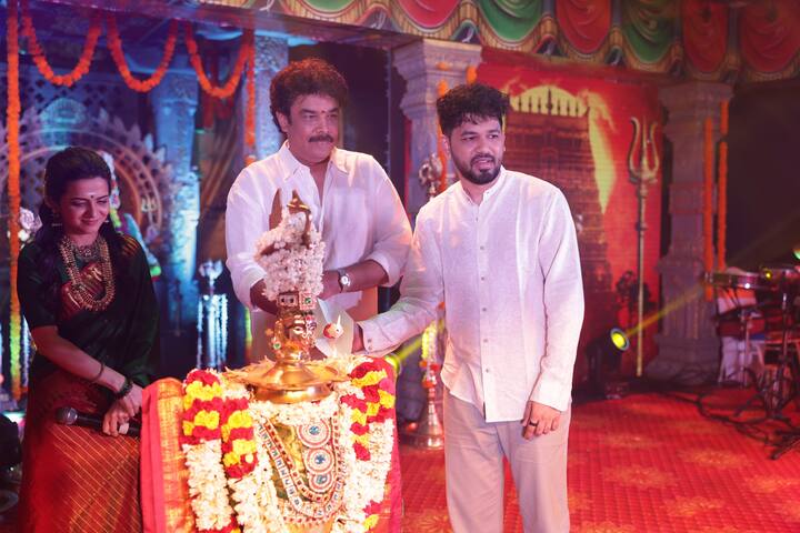 நயன்தாரா முதன்மை வேடத்தில் நடிக்கும் இப்படத்தில் துனியா விஜய், ரெஜினா கஸண்ட்ரா, யோகிபாபு, ஊர்வசி, அபிநயா, ராமச்சந்திர ராஜு, அஜய் கோஷ், சிங்கம்புலி, விச்சு விஸ்வநாத், இனியா, மைனா நந்தினி ஆகியோர் நடிக்கின்றனர்.