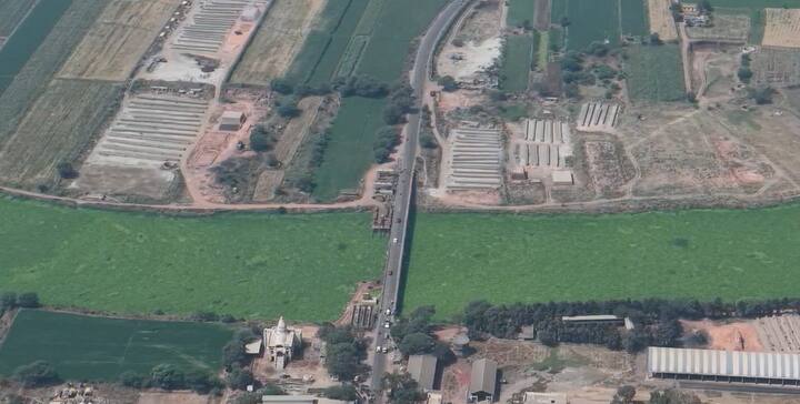 उगमस्थाननंतर गोदावरी ज्या ज्या मार्गाने प्रवाहित होते, त्या सर्व ठिकाणी गोदावरी प्रदूषणाच्या विळख्यात अडकली आहे.