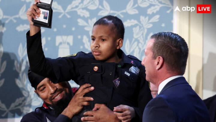 राष्ट्रपति डोनाल्ड ट्रंप ने कांग्रेस में अपने संबोधन के दौरान कैंसर सर्वाइवर देवरजय ‘डीजे’ डैनियल की सराहना की और उसे अमेरिकी सीक्रेट सर्विस में एजेंट की मानक उपाधि दी.