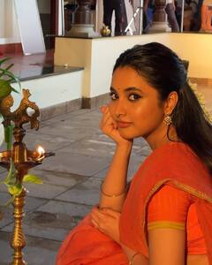 Priyanka Mohan: పవన్ కళ్యాణ్ 'ఓజీ' హీరోయిన్ ప్రియాంక మోహన్ లేటెస్ట్ శారీ ఫోటోలు - విమెన్స్ డే స్పెషల్