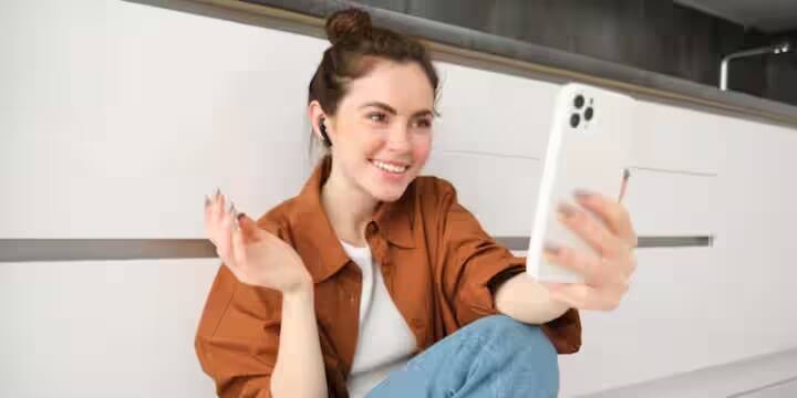 આ ઉપરાંત અહીં તમે ફક્ત WhatsApp, Instagram વિશે જ નહીં પરંતુ Tinder એપ વિશે પણ જાણી શકો છો. એટલું જ નહીં, હવે જો તમારે એ જાણવું હોય કે તમે વૉટ્સએપ પર કોની સાથે સૌથી વધુ વાત કરો છો, તો આ માટે તમારે સૌ પ્રથમ વોટ્સએપ સેટિંગ્સમાં જવું પડશે.