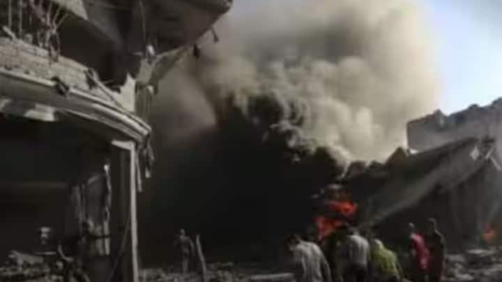 16वीं शताब्दी के प्रसिद्ध फ्रांसीसी ज्योतिषी और द्रष्टा नास्त्रेदमस अपनी रहस्यमयी भविष्यवाणियों के लिए जाने जाते हैं. उनके कई पूर्वानुमानों को ऐतिहासिक घटनाओं से जोड़ा गया है,