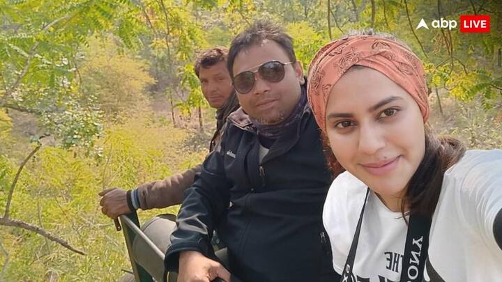 मामले की जांच कर रहे अधिकारियों ने बताया की रान्या किसी भी तरह के शक से बचने के लिए डीजीपी पिता के नाम का इस्तेमाल करती थी और उन्हें पिक करने के लिए पुलिसकर्मियों को बुलाती थीं ताकि कोई उन पर शक ना कर सके.