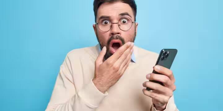 હવે જો સર્ચ કર્યા પછી ડાઉનલૉડ કરવાને બદલે તમને ખોલવાનો વિકલ્પ મળી રહ્યો છે, તો સમજો કે આ એપ સ્માર્ટફોનમાં હાજર છે પણ તેને છુપાવવામાં આવી છે.