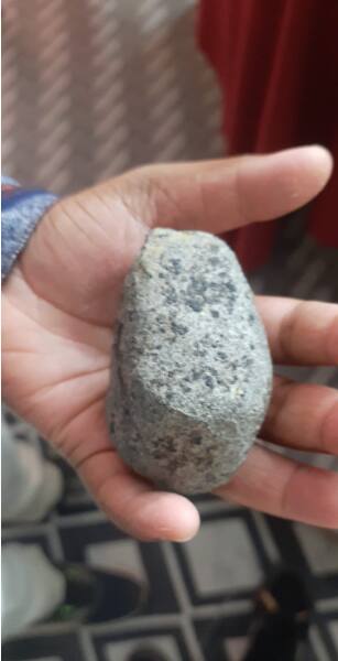 या उल्कापिंडाला म्हणजे या दोन्ही दगडांना आता जिओलॉजिकल सर्वे ऑफ इंडियाचे शास्त्रज्ञ ताब्यात घेणार आहेत .