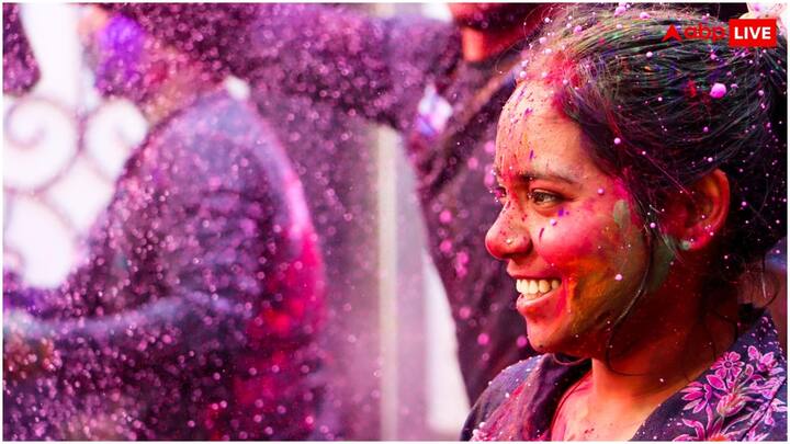 होली के नजदीक आते ही उसकी खुमारी लोगों पर सिर चढ़कर बोलने लगी है. बाजार से लेकर घरों में भी इस त्योहार की तैयारियां शुरू हो गई हैं. इस त्योहार में सबसे महत्वपूर्ण हैं उसके रंग, जिसके बिना होली का त्योहार फीका है.