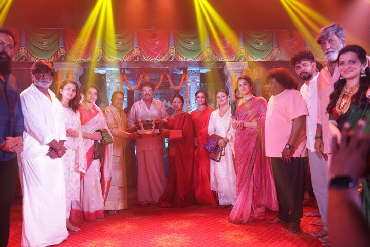 இப்படத்தை கமர்ஷியல் படங்களின் கிங் இயக்குனர் சுந்தர் சி இயக்குகிறார்.