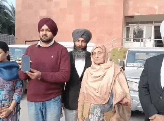 ਫਰਜ਼ੀ ਐਨਕਾਊਂਟਰ ਦੇ ਮਾਮਲੇ 'ਚ CBI ਅਦਾਲਤ ਦਾ ਫੈਸਲਾ, ਸਾਬਕਾ ਪੁਲਿਸ ਅਧਿਕਾਰੀ ਨੂੰ ਉਮਰ ਕੈਦ, ਦੂਜੇ ਨੂੰ ਪੰਜ ਸਾਲ ਦੀ ਸਜ਼ਾ tarantaran-1993-fake-encounter-gurdev-singh-and-sukhwant-singh-case-two-ex-policemen-sentenced ਫਰਜ਼ੀ ਐਨਕਾਊਂਟਰ ਦੇ ਮਾਮਲੇ 'ਚ CBI ਅਦਾਲਤ ਦਾ ਫੈਸਲਾ, ਸਾਬਕਾ ਪੁਲਿਸ ਅਧਿਕਾਰੀ ਨੂੰ ਉਮਰ ਕੈਦ, ਦੂਜੇ ਨੂੰ ਪੰਜ ਸਾਲ ਦੀ ਸਜ਼ਾ