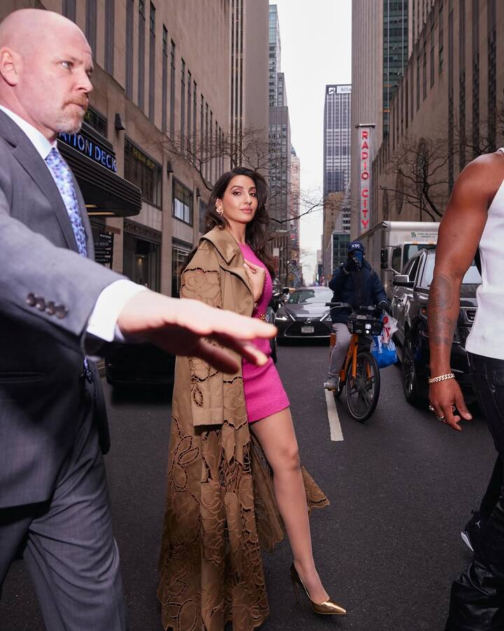 નોરાને રિયાલિટી શો 'બિગ બોસ 9'માં સ્પર્ધક તરીકે જોડાયા બાદ તેની વાસ્તવિક ઓળખ મળી હતી. આ પછી, નોરા પર ફિલ્માવવામાં આવેલા ઘણા ડાન્સ નંબર જેમ કે 'દિલબર દિલબર..., 'હાય ગરમી..' વગેરે હિટ સાબિત થયા અને તે સ્ટાર બની ગઈ.