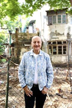 ऑडीशन के लिए मंदिर से चुराए थे पैसे, 14 लोगों के साथ शेयर किया कमरा, आज करोड़ों का मालिक है ये एक्टर