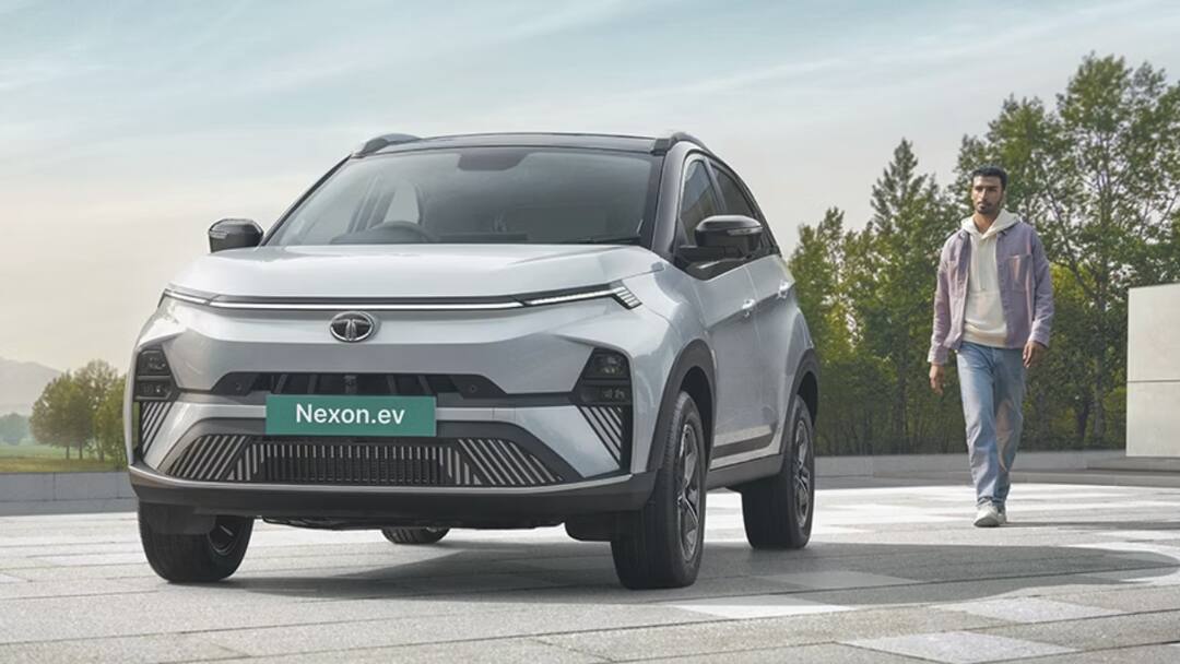 Tata Nexon EV on Discount 40000 Rupees Discount 31 March 2025 Offers and Details Know here काफी सस्ते में मिल रही है Tata Nexon EV, इस तारीख तक रहेगा ऑफर, जानें डिटेल्स