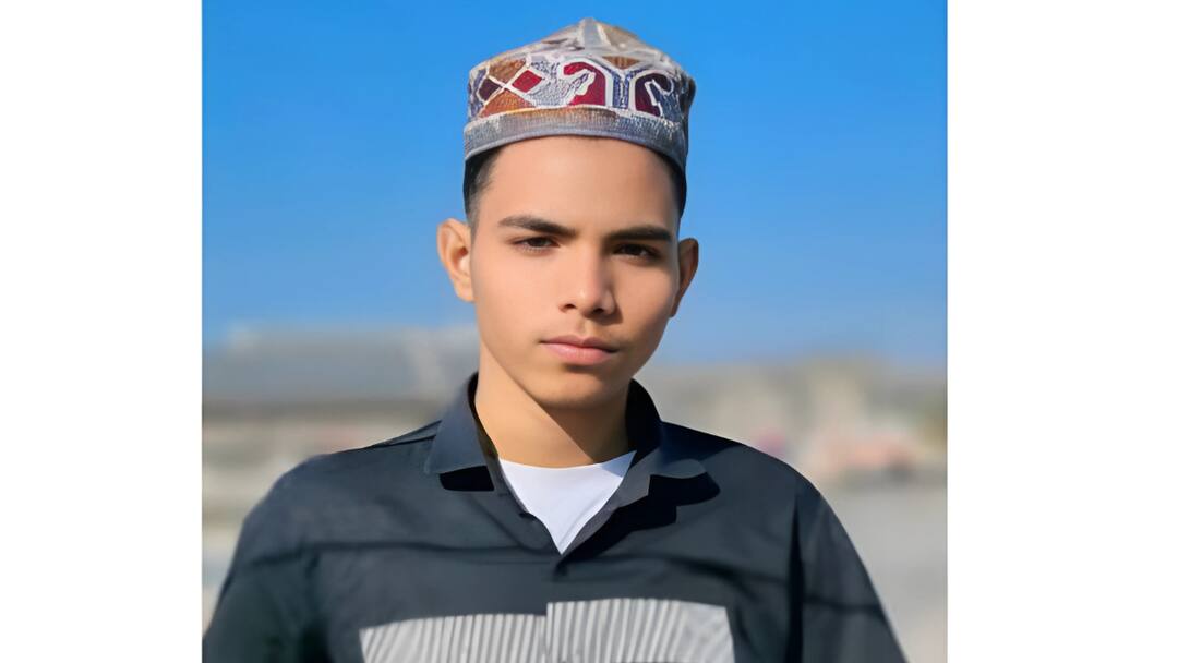 Sahibabad CCTV 13 year old boy was killed by a 10th and 7th class student ANN इंस्टाग्राम पर लड़की से बात करने को लेकर 10वीं और 7वीं के छात्र ने 13 वर्ष के रिहान की ली जान