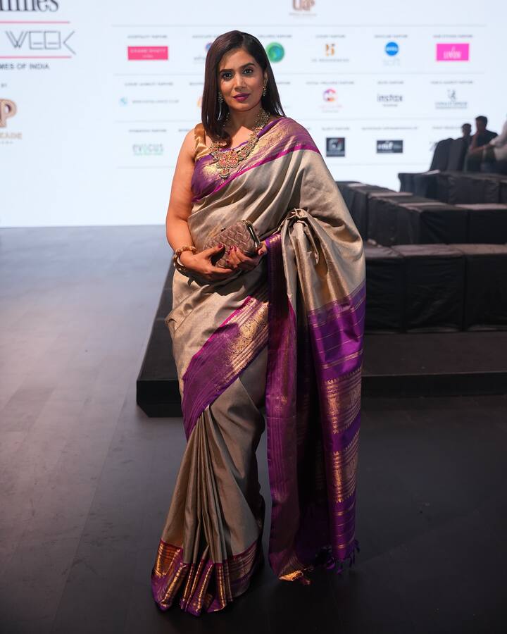 अभिनेत्री सोनाली कुलकर्णीने राष्ट्रीय पुरस्कार विजेत्या चित्रपटात काम केलं आहे.