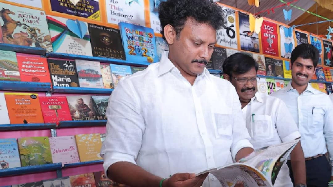 பள்ளி மாணவர்களிடம் பிஸ்கட் கொடுத்து ஏமாற்றும் பாஜகவினர்! – அன்பில் மகேஸ் கொடுக்கும் எச்சரிக்கை