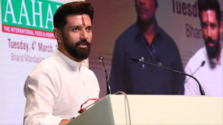चुनाव से पहले सूखे बिहार में टोडी के लिए चिराग पासवान चमगादड़, कहते हैं कि ‘शराब के रूप में वर्गीकृत नहीं किया जा सकता है क्योंकि …’