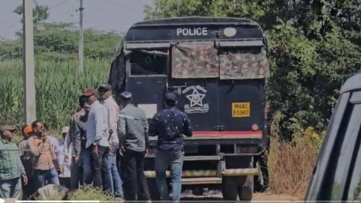 तो मोबाईल शोधण्यासाठी पोलीसांनी दत्ता गाडेसह गाठलं गुनाट गाव. तपासासाठी गाडेकडील मोबाईल ताब्यात येणं पोलीसांसाठी महत्वाचं आहे.