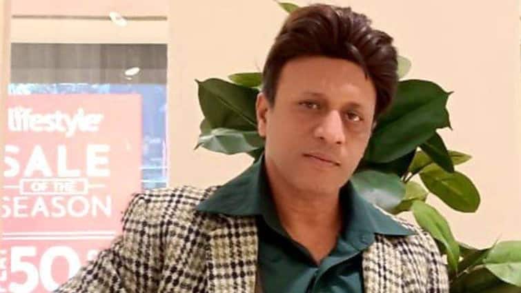 Socialist thinker and writer Frank Huzur dies of heart attack write on Akhilesh Yadav Mulayam Singh लेखक फ्रैंक हुजूर का हार्ट अटैक से निधन, नेताजी, अखिलेश यादव और पूर्व पीएम पर लिखी थी किताब