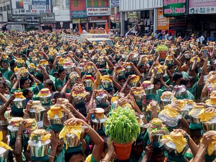 கரூர்: ஸ்ரீ மகா சோளியம்மன் ஆலய அஷ்டபந்தன மகா கும்பாபிஷேக விழா- பால்குடம் எடுத்த பக்தர்கள்