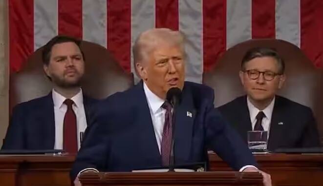 ડોનાલ્ડ ટ્રમ્પે મેક્સિકન આયાત પર 25 ટકા ટેરિફનો નિર્ણય અસ્થાયી રૂપે અટકાવી દીધો છે. મેક્સિકન રાષ્ટ્રપતિ ક્લાઉડિયા શેનબામ સાથેની વાતચીત બાદ આ નિર્ણય લેવામાં આવ્યો હતો.