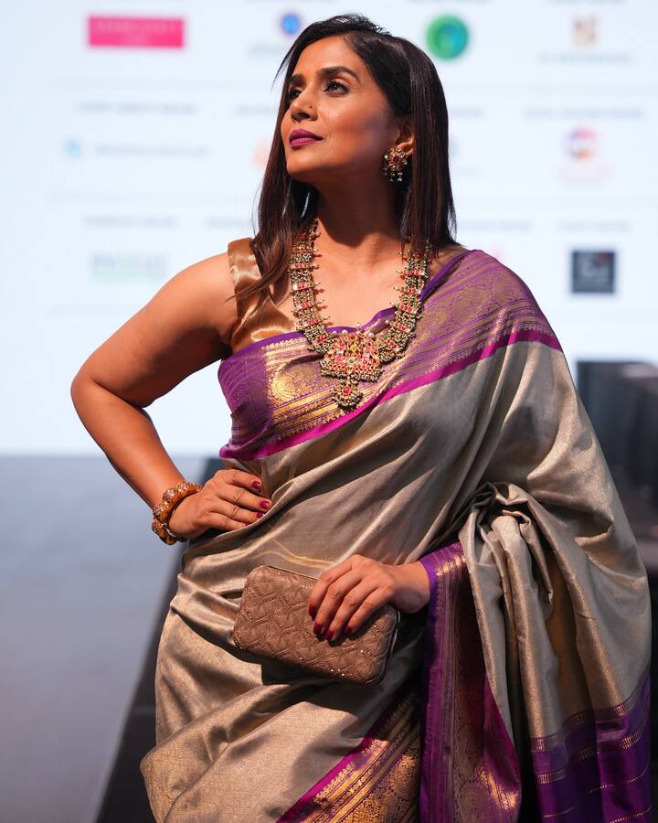 सोनाली कुलकर्णीने मराठीसह हिंदी, कन्नड, तमिळ, गुजराती आणि हॉलिवूड चित्रपटांमध्येही काम केलं आहे.