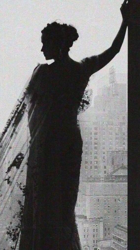 लोगों के घरों में झांकती है ये हसीना, बोली- मैं उनके बेडरूम में...