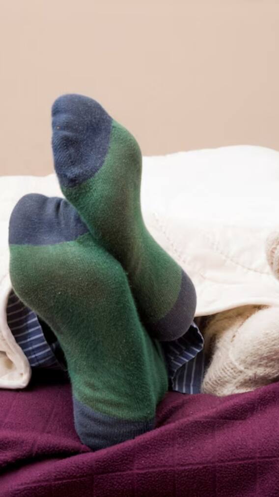 సాక్స్​లు వేసుకుని నిద్రపోతే ఆరోగ్యానికి ఎన్ని లాభాలో.. మంచినిద్ర కూడా