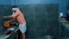 Karthika Deepam 2 March 7th Highlights : శ్రీధర్​తో రెస్టారెంట్లో ప్లేట్​లు కడిగించి..కార్తీక్​, దీప రొమాన్స్.. పారుకి డివోర్స్ ఇస్తోన్న శివన్నారాయణ, కార్తీక దీపం 2 ఎపిసోడ్ హైలెట్స్