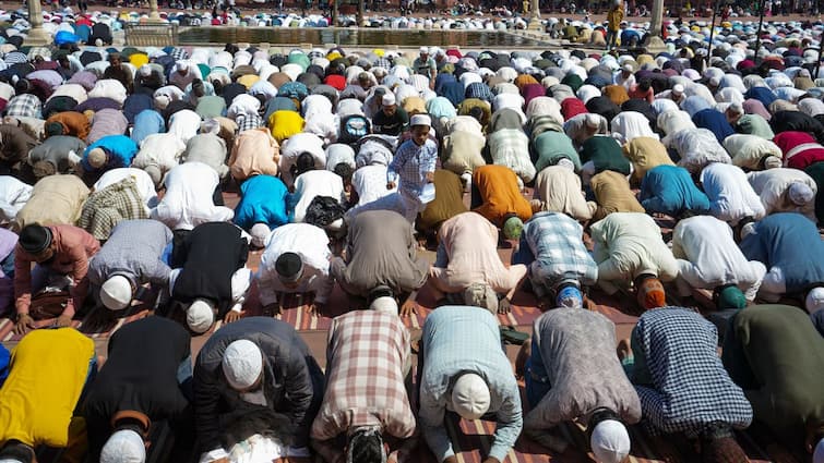 Amid Sambhal Cop Row, Lucknow Imam Issues Advisory For Muslims For Friday Namaz Ahead Of Holi