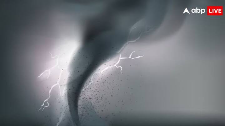 NSW स्टेट इमरजेंसी सर्विस को गुरुवार (6 मार्च) को 1,800 से ज्यादा कॉल मिली. अब तक कम से कम तीन बाढ़ रेस्क्यू ऑपरेशन किए जा चुके हैं जिससे कई लोगों की जान बचाई गई.