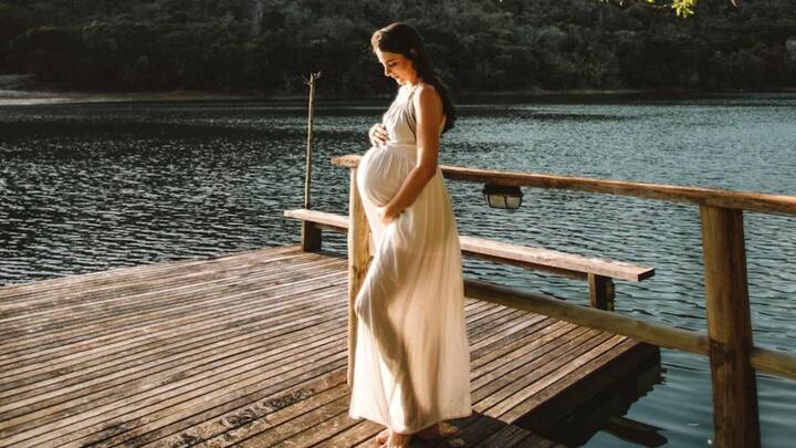 एक मां का जीवन एक अजन्मे बच्चे से ज्यादा महत्वपूर्णं है. उसके पास काम का एक्सपीरियंस कमिटमेंट्स और परिवार का प्यार होता है.