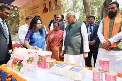 PHOTOS: अब अमेरिका में मिलेगा बिहार का मखाना और घी, कनाडा में गुलाब जामुन, सीएम ने किया पहले एक्सपोर्ट कंसाइनमेंट का शुभारंभ