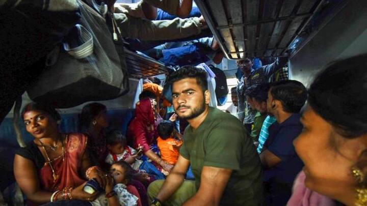 এক্ষেত্রে মাথায় রাখতে হবে এই নিয়ম কেবলমাত্র তৎকাল টিকিটের জন্য প্রযোজ্য। এভাবে টিকিট কেটে তা কনফার্ম হয়ে থাকলে, ট্রেম লেটের জন্য টিকিটের টাকা ফেরত পাওয়া যায়।