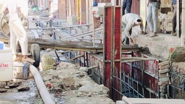 Firozabad Nagar Palika started drain construction without tender and ignored investigation order ann फिरोजाबाद: नगर पालिका ने बिना टेंडर ही शुरू कर दिया नाला निर्माण, जांच आदेश को भी किया दरकिनार