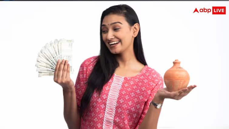 दिल्ली में इन महिलाओं के खाते में हर महीने आएंगे 2500 रुपये, आज से शुरू हो रहा रजिस्ट्रेशन; जानें पूरी डिटेल